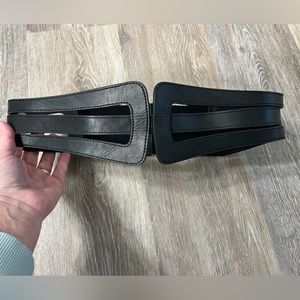 Torrid black wide snap closure belt, size 1 (14/16).